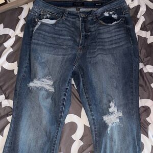Judy Blue Distressed Boyfriend Jeans in Blue